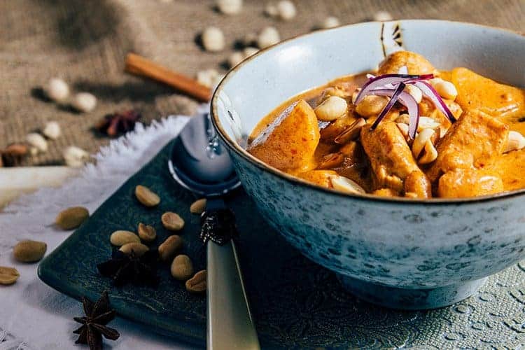 Thai Massaman Curry Rezept mit selbst gemachter Masaman Curry Paste
