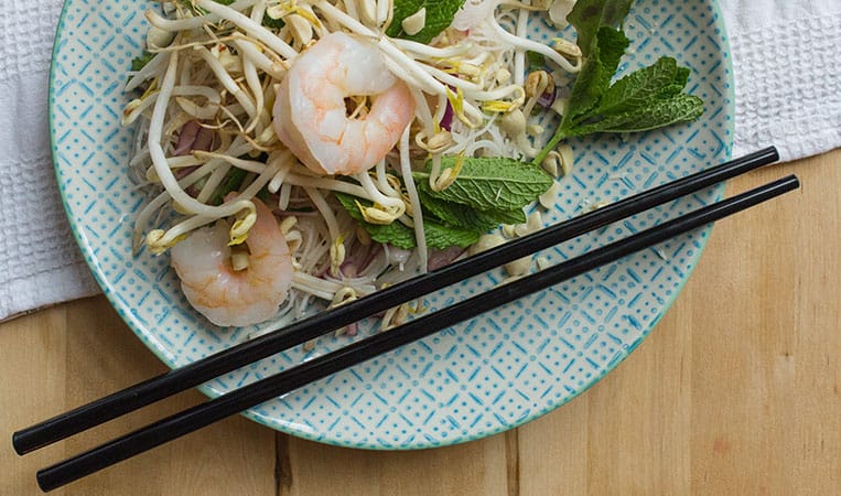 Vietnamesischer Glasnudelsalat mit Garnelen | Reisehappen