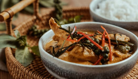 Rotes Thai Curry mit Hähnchen