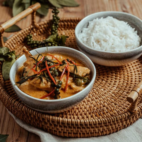 Rotes Thai Curry mit Huhn