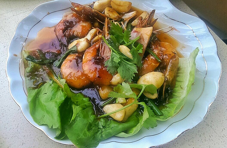 Frische Garlic Prawns im Nipah Deli Steamboat & Noodle House