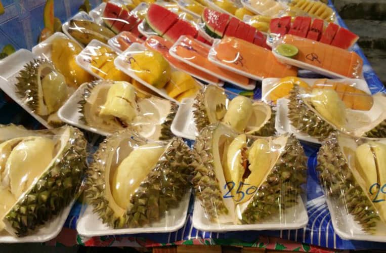 Durian und andere Früchte