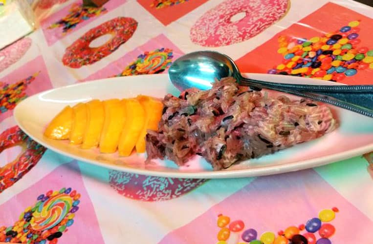 Sticky Rice mit Mango im Café