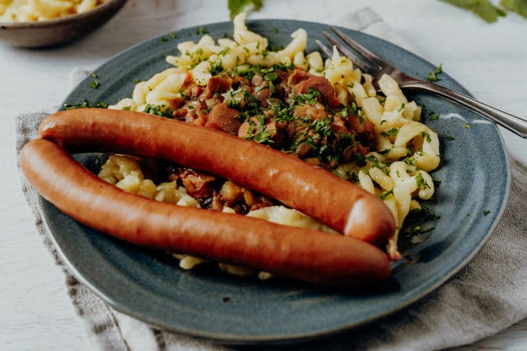 Schwäbische Linsen mit Spätzle und Saitenwürstchen | Reisehappen