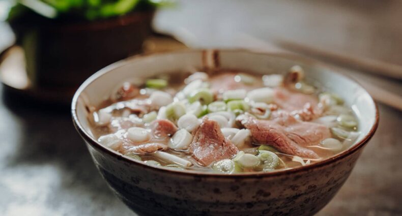 Pho Bo Saigon – Vietnamesische Nudelsuppe mit Rindfleisch