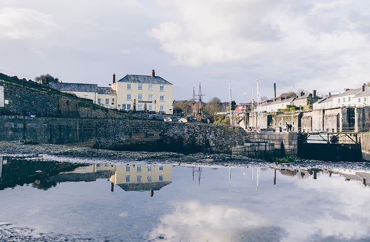 Das bezaubernde Hafenstädtchen Charlestown in Cornwall