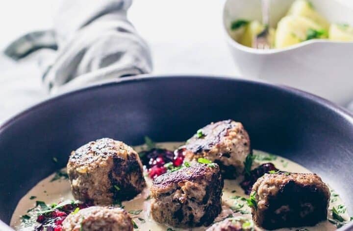 Köttbullar – Rezept für schwedische Fleischbällchen mit Sauce