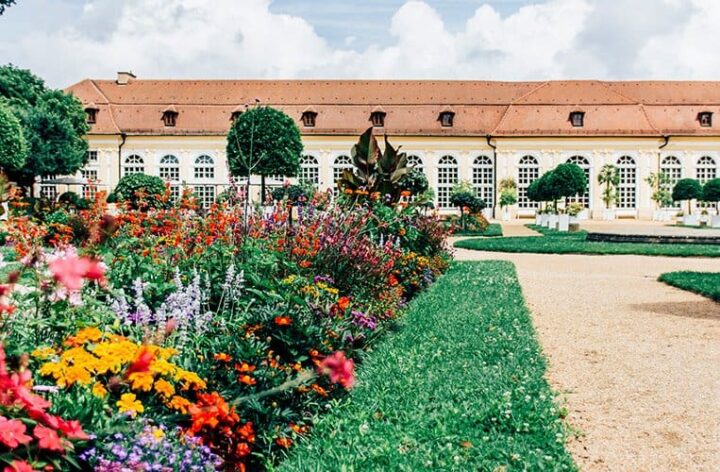 Der Hofgarten mit Orangerie