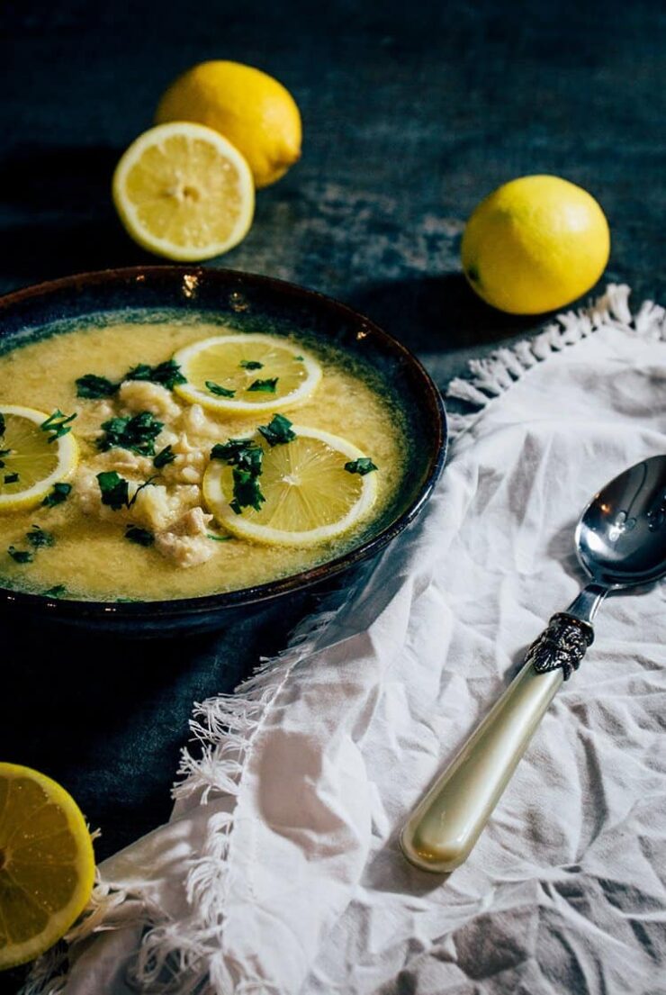 Griechische Hühnersuppe mit Zitrone – Kotosoupa Avgolemono