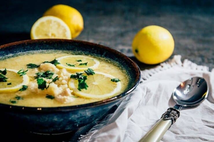 Griechische Hühnersuppe mit Zitrone – Kotosoupa Avgolemono