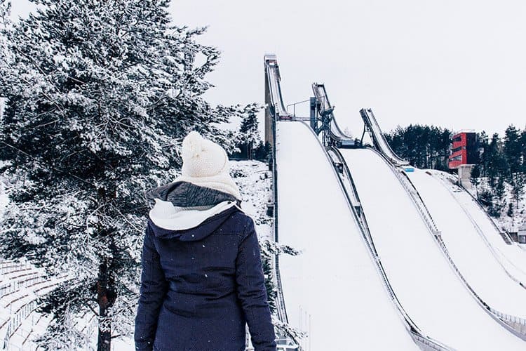 Genieße den Ausblick von der Skisprungschanze in Lahti