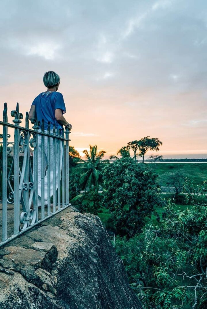 Der Felsentempel Isurumuniya