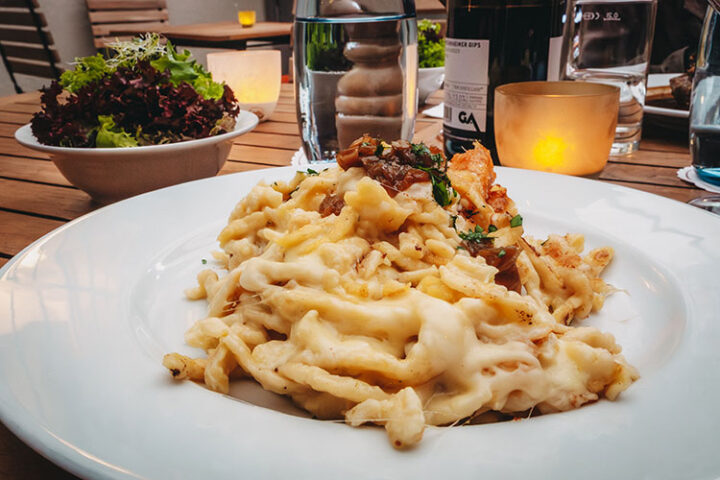 Schwäbische Käsespätzle, Weinstube Fröhlich, Stuttgart