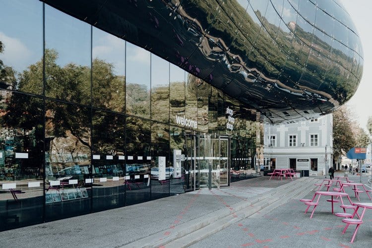 Besuche den Friendly Alien – das Kunsthaus von Graz