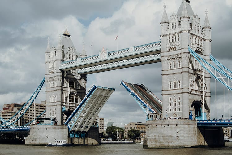 Die Tower Bridge in London