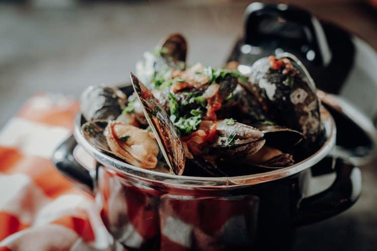 Miesmuscheln in Tomatensosse – Cozze al pomodori | Reisehappen