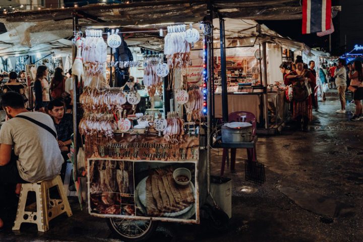 Talad Neon – Downtown Night Market
