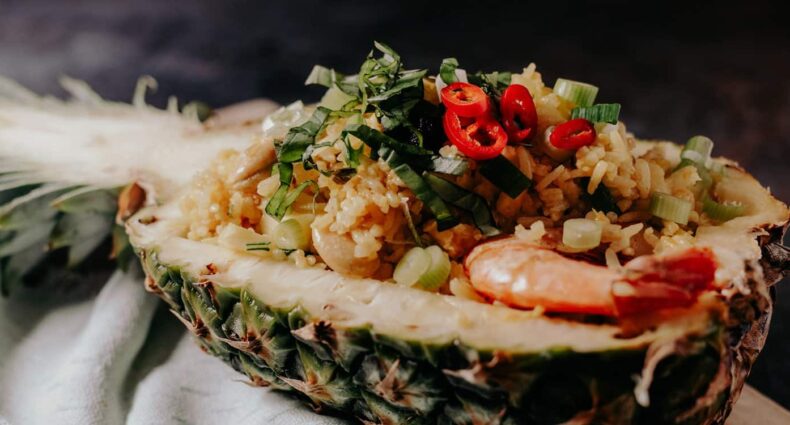 Gebratener Reis mit Ananas Rezept aus Thailand