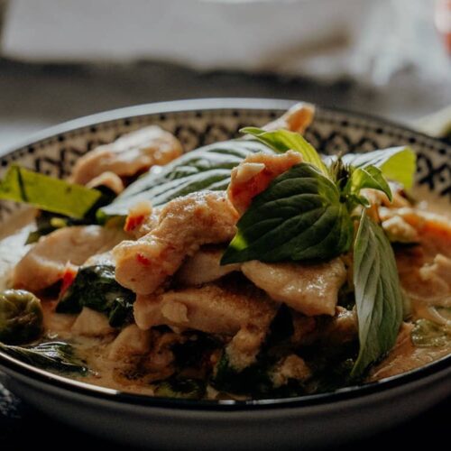 Panang Curry mit Huhn – Thai Rezept für Gaeng Panaeng