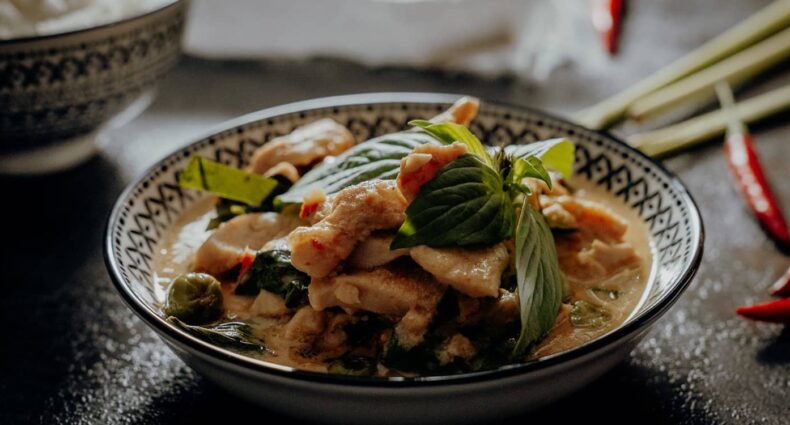 Panang Curry mit Huhn – Thai Rezept für Gaeng Panaeng