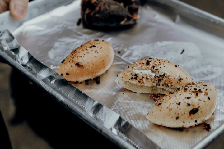 Essen in Williamsburg – Koste die herzhaften Bagel Variationen in der Momofuku Milk Bar﻿