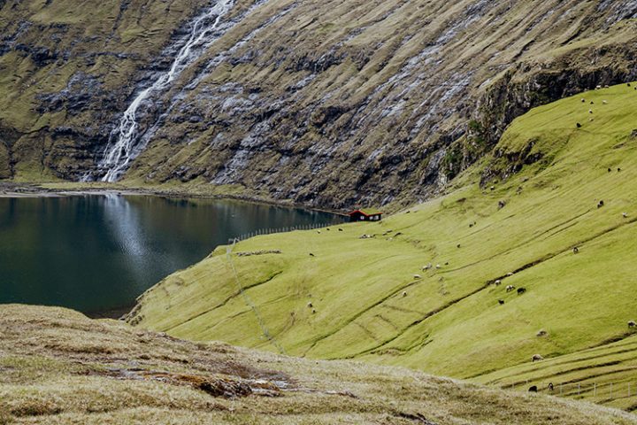 Wandern auf den Färöer Inseln – von Saksun zum schwarzen Strand