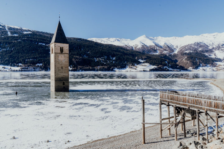 Der Reschensee und sein versunkener Kirchturm – Vinschgau, Südtirol