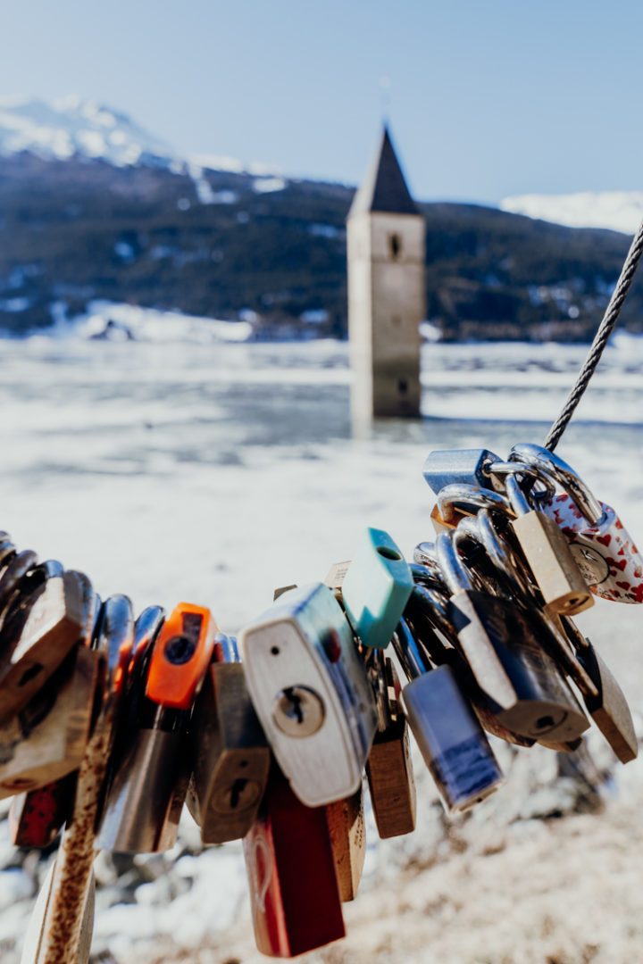 Der Reschensee und sein versunkener Kirchturm – Vinschgau, Südtirol