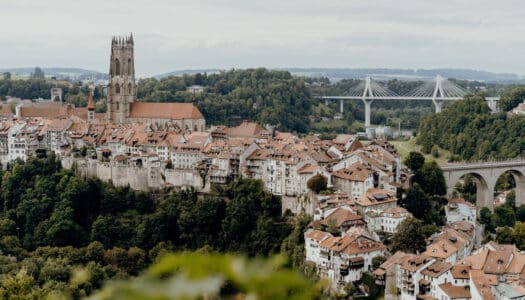 Fribourg – Sehenswürdigkeiten & Tipps für das charmante zweistöckige Altstadtlabyrinth am « Röstigraben »