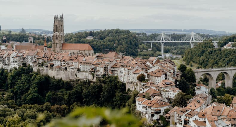 Fribourg – das charmante zweistöckige Altstadtlabyrinth am « Röstigraben »