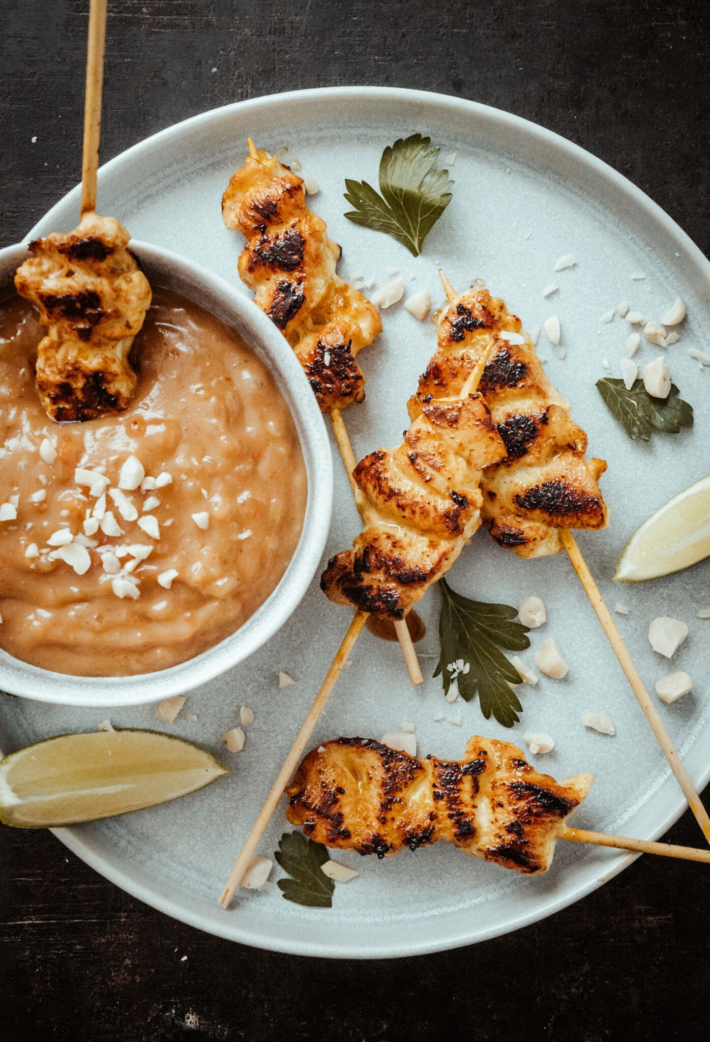 Saté-Spieße mit Erdnuss-Sauce – Rezept aus Thailand