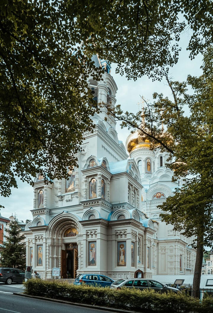 Die Kirche St. Peter und Paul in Karlovy Vary