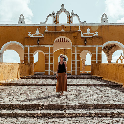 Das sonnengelbe Pueblo Mágico Izamal, Yucatan, Mexiko