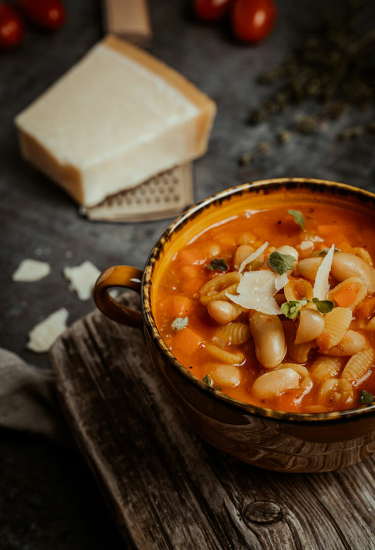 Pasta e fagioli - Rezept für italienische Nudelsuppe mit Bohnen