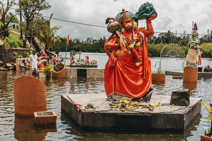 Grande Bassin/Ganga Talao, die heiligste hinduistische Pilgerstätte der Insel Mauritius