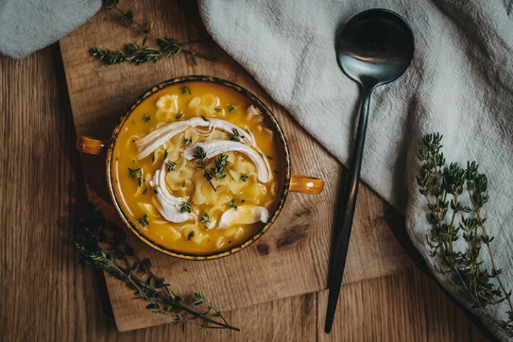 Pastina - Suppe: Wohltuende italienische Hühnersuppe mit Mini-Nudeln hilft bei Erkältung