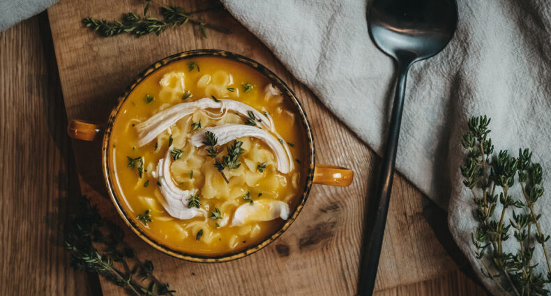 Pastina - Suppe: Wohltuende italienische Hühnersuppe mit Mini-Nudeln hilft bei Erkältung