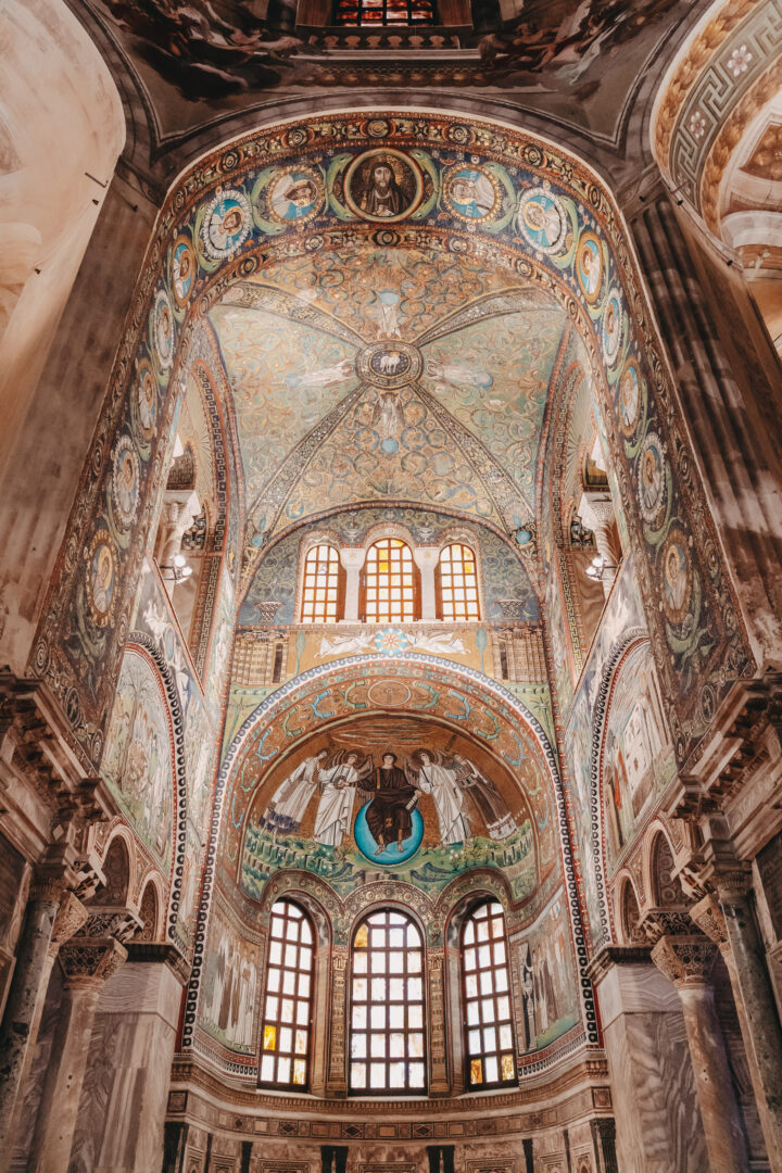 Basilika San Vitale, Mosaike, Ravenna