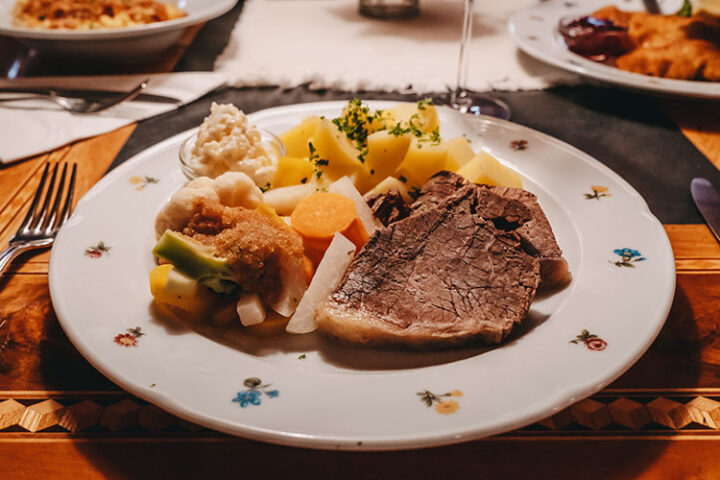 Traditionsgasthof Löwen in Tschagguns, Montafon, Österreich