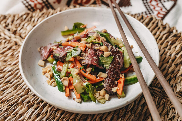 Vietnamesischer Rindfleischsalat mit Limetten-Dressing – Goi Bo