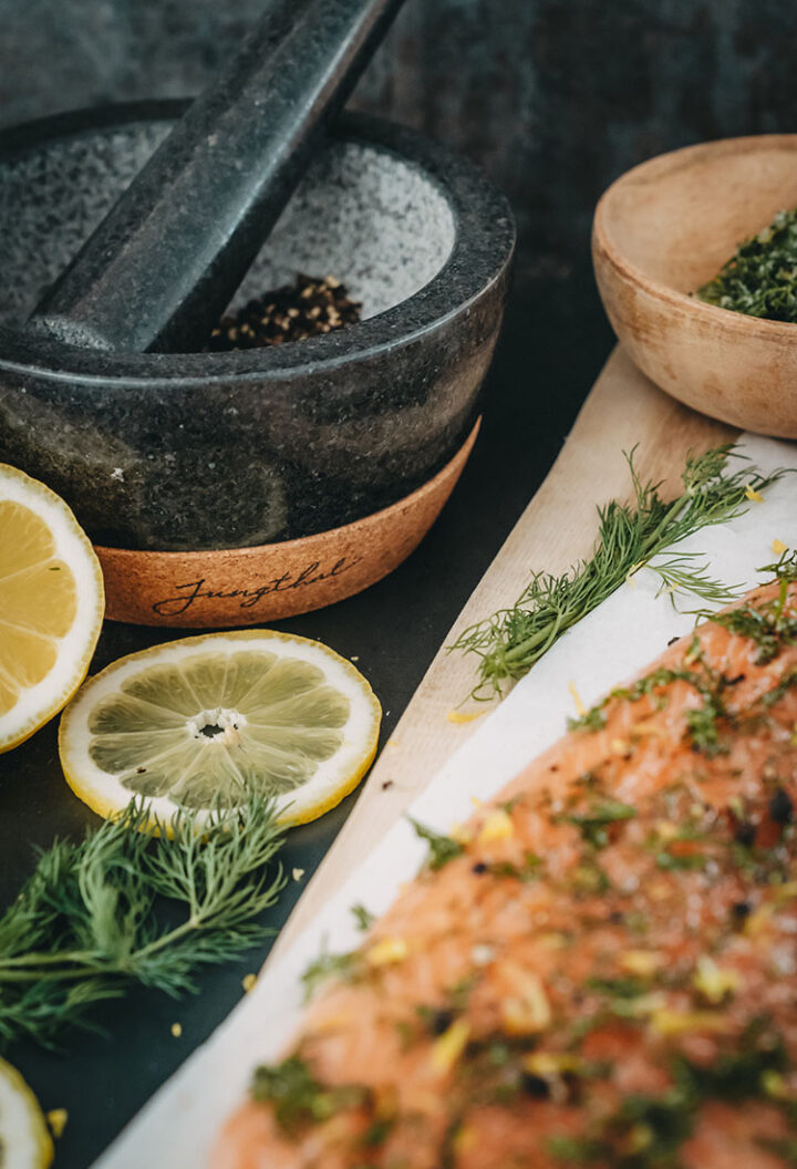Graved Lachs selber machen – Gebeizter Lachs Rezept aus Schweden