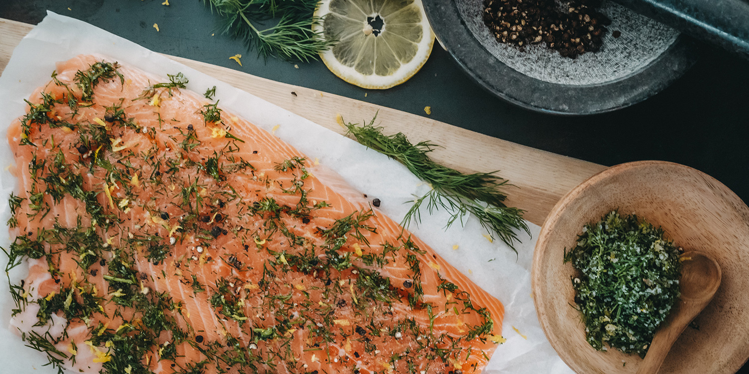 Gebeizter Lachs – Gravad lax Rezept aus Schweden