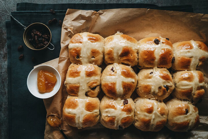 Hot Cross Buns – englische Osterbrötchen