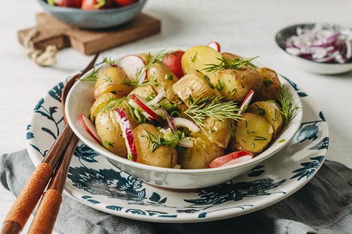Rezept für schwedischen Kartoffelsalat mit gebackenen Kartoffeln