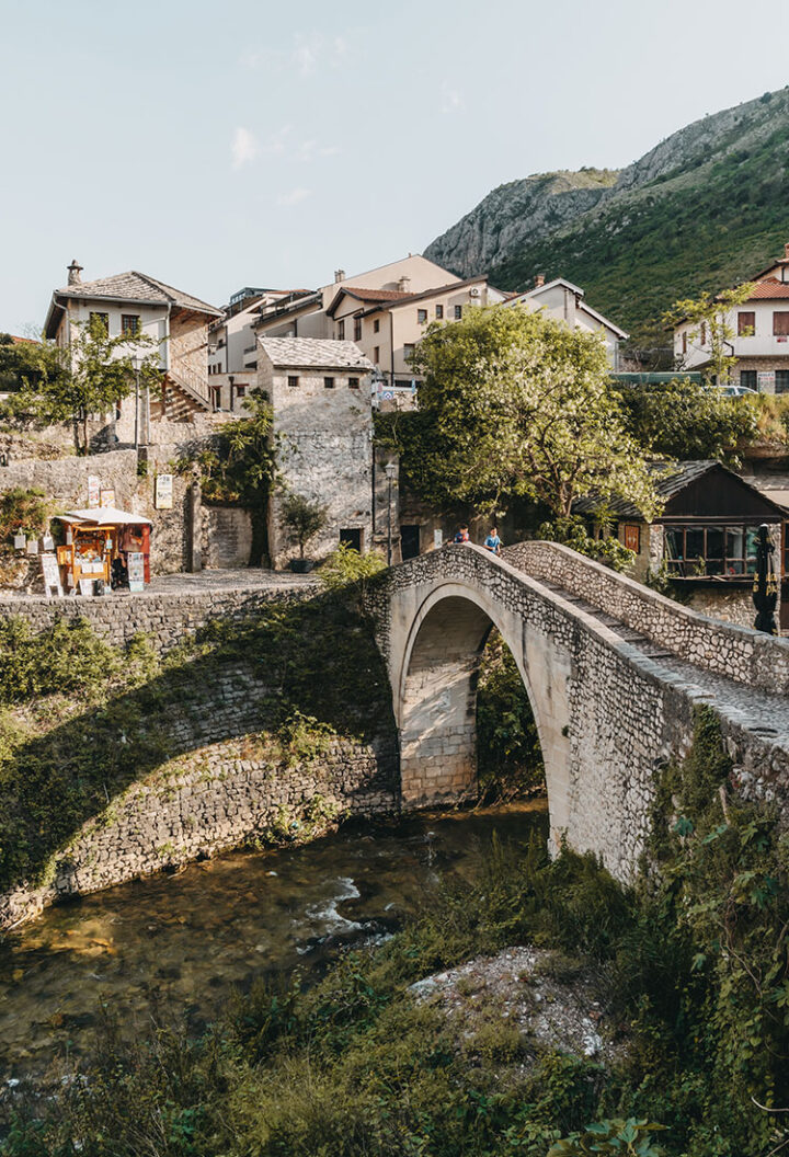 Kriva Cuprija: Die krumme Brücke, Mostar, Bosnien und Herzegowina